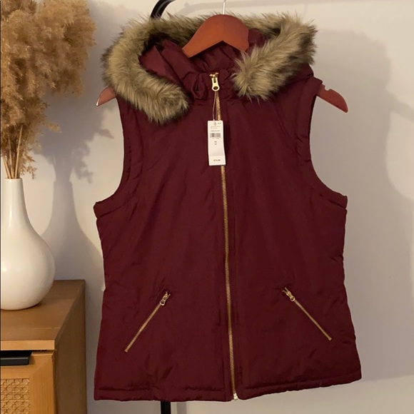 Gap Vest with Fur Trim Hood - Picture 1 of 6